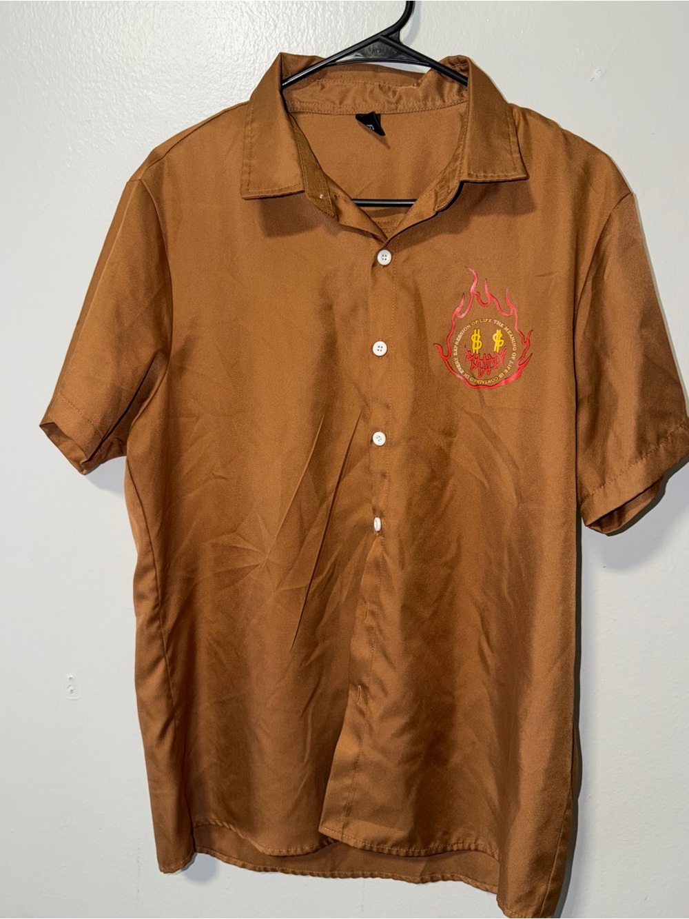 ROMWE Chestnut Brown Short-Sleeve Button-Down Shirt with Flame Crest